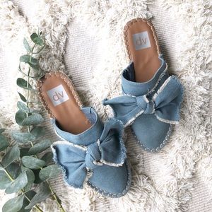 Dolce Vita Chambray Slides 6.5
